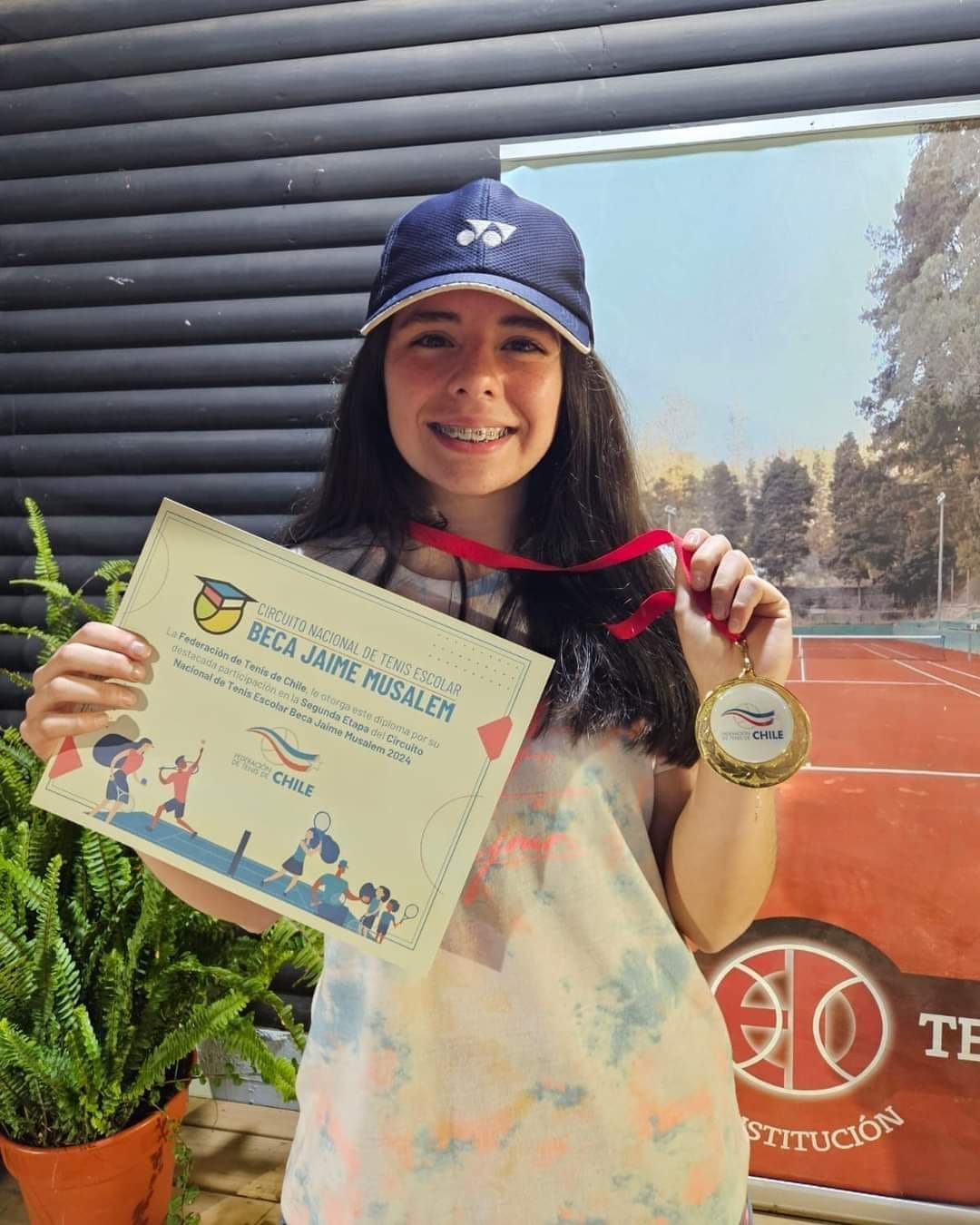 Ariela Moraga, estudiante de la enseñanza media del Liceo Bicentenario de Excelencia Colegio Concepción de Linares, obtuvo un meritorio 2° lugar en la ultima fecha clasificatoria